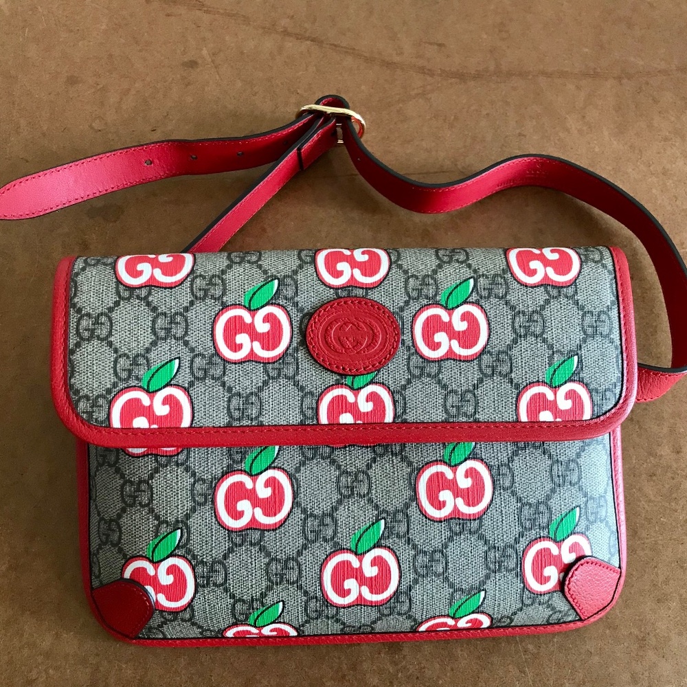 Authentic GUCCI GG Supreme Apple Belt Bag & Fanny Pack Red Leather
